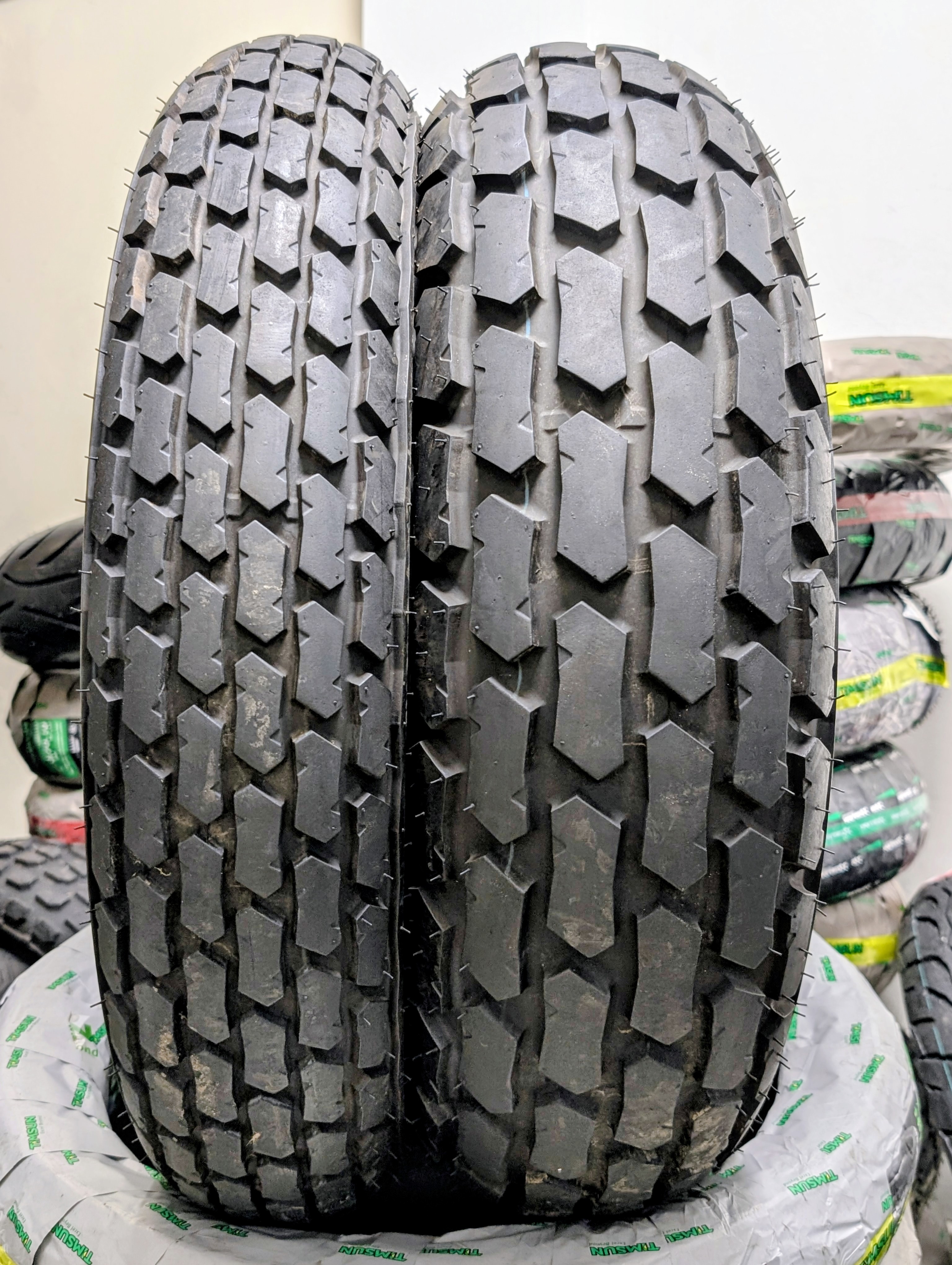 DUNLOP 180/80-14 / 130/80-18 2