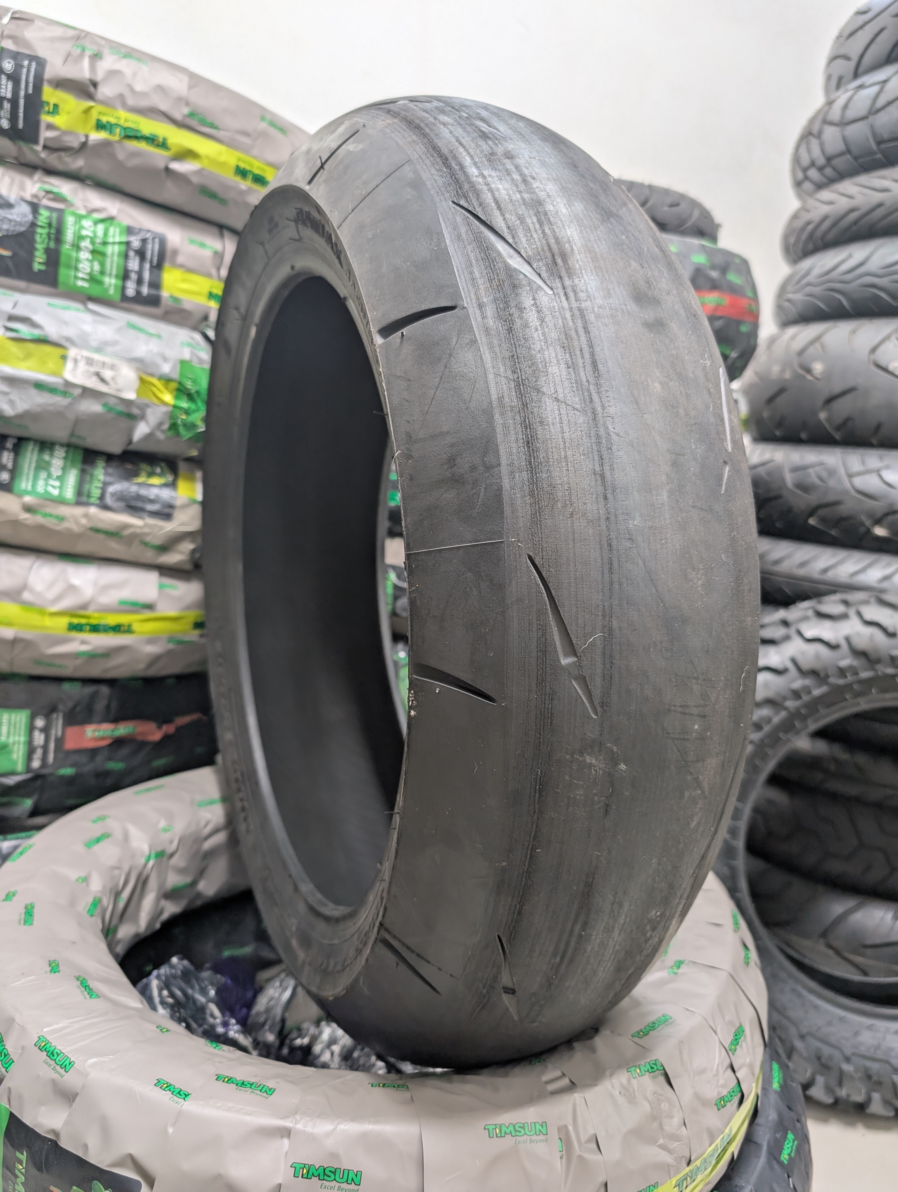 BRIDGESTONE 200/55-17 BRIDGESTONE Motorcycle LKR 16,000