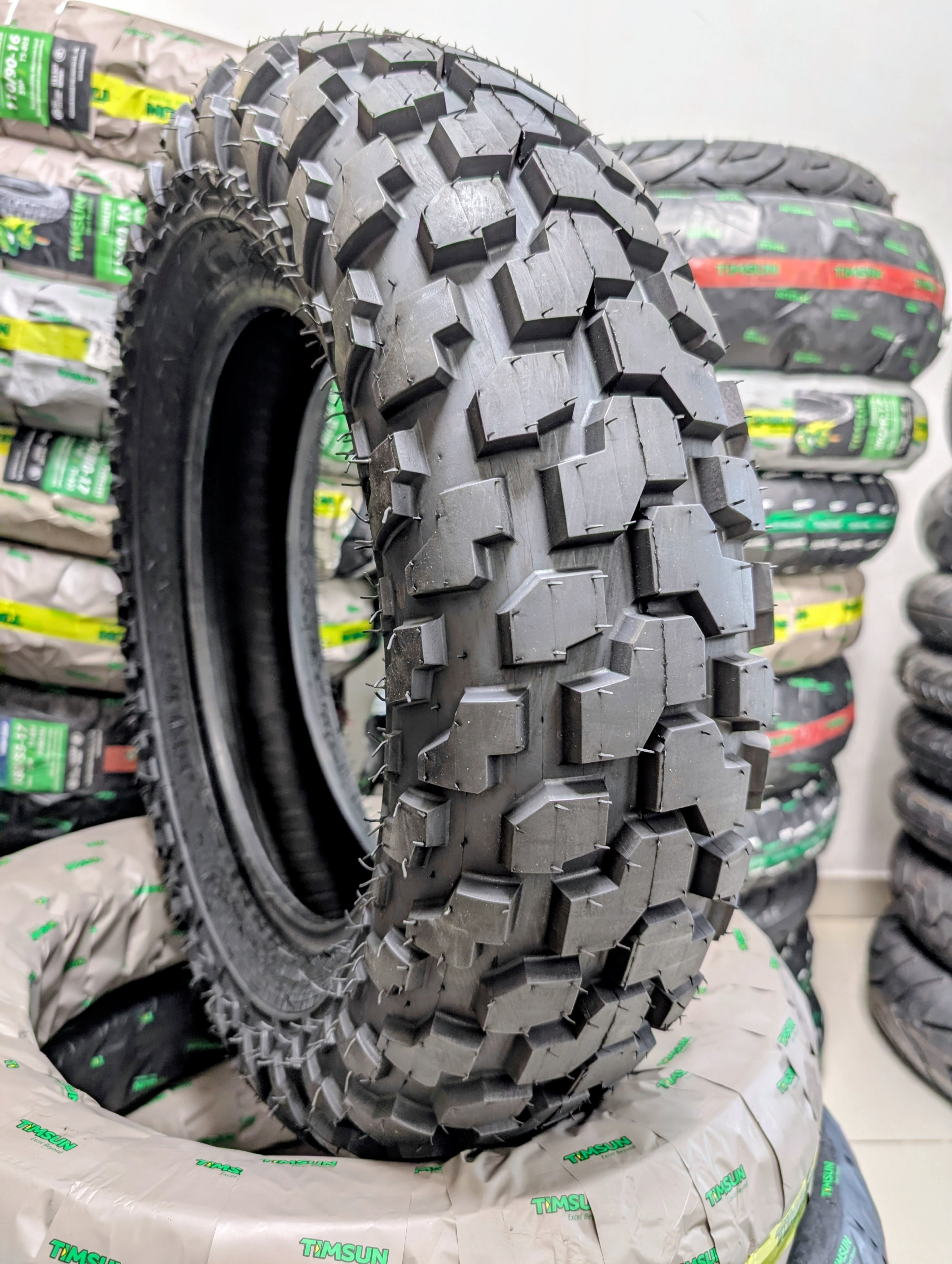 DSI 180/80-14 DSI Tyres Motorcycle LKR 31,866