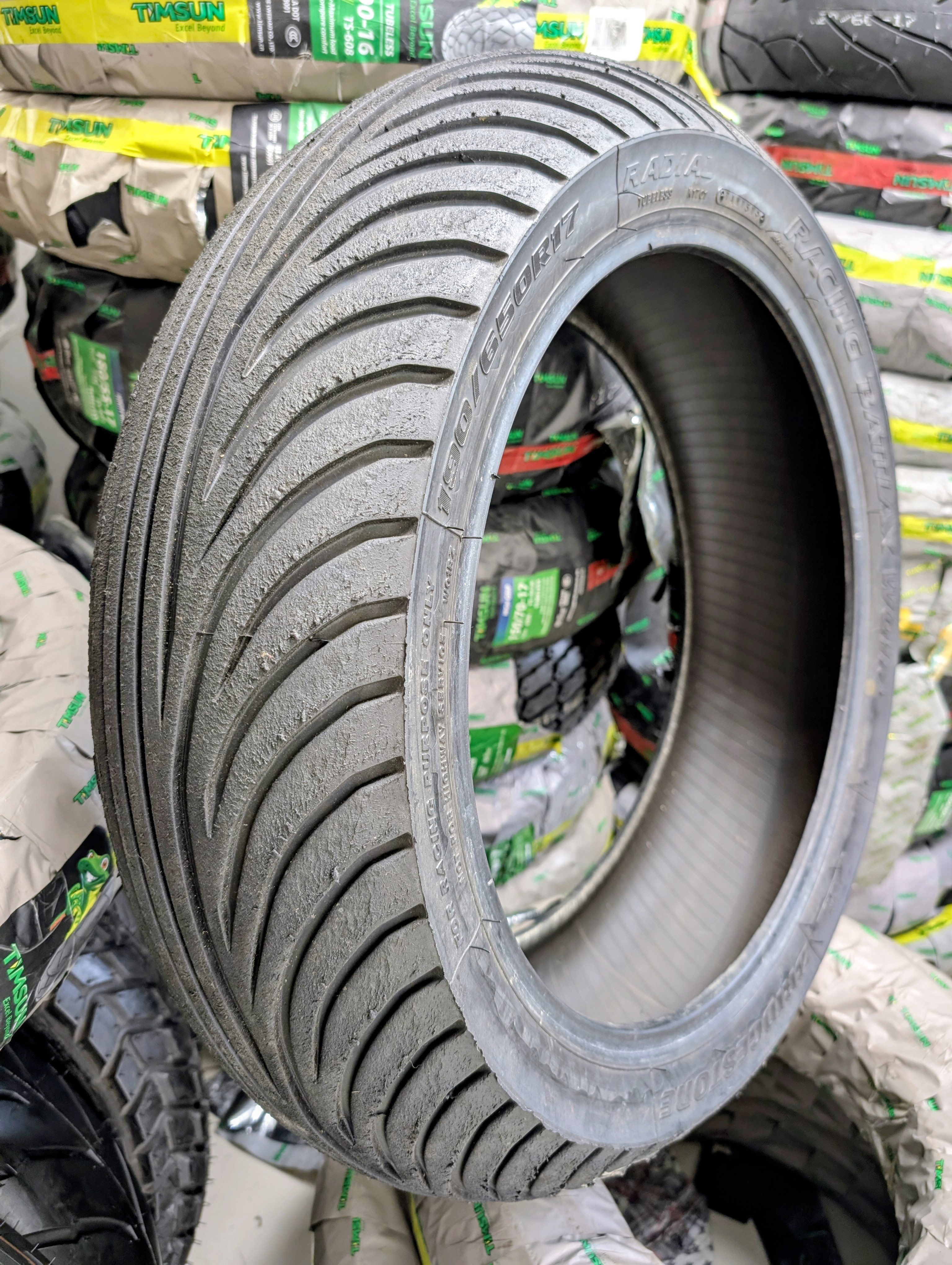 BRIDGESTONE 190/50-17 3