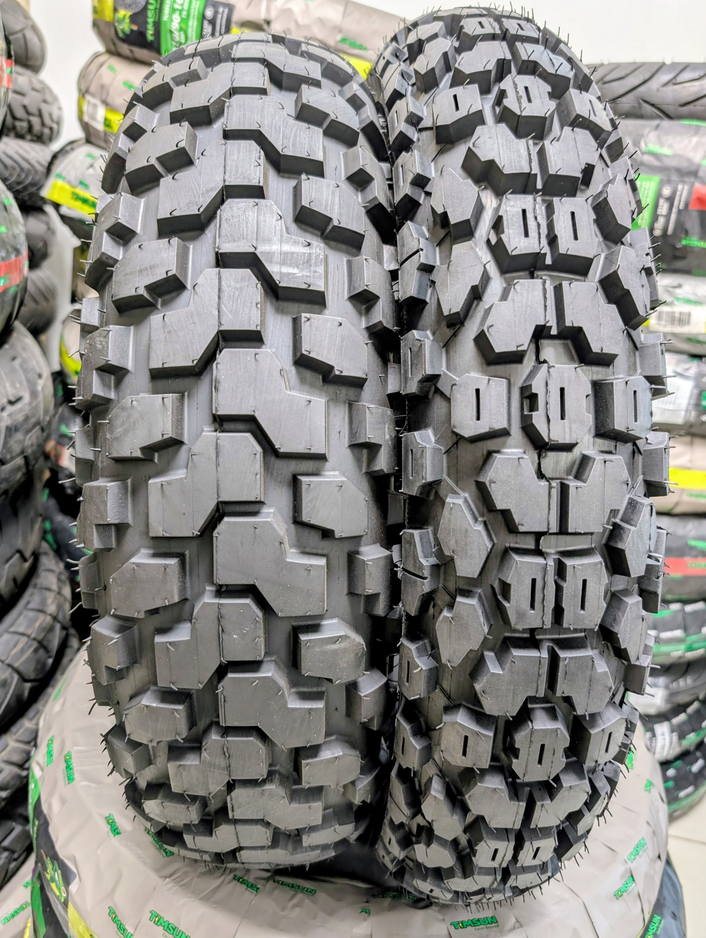 DSI 180/80-14 / 510-18 DSI Tyres Motorcycle price LKR 52,997