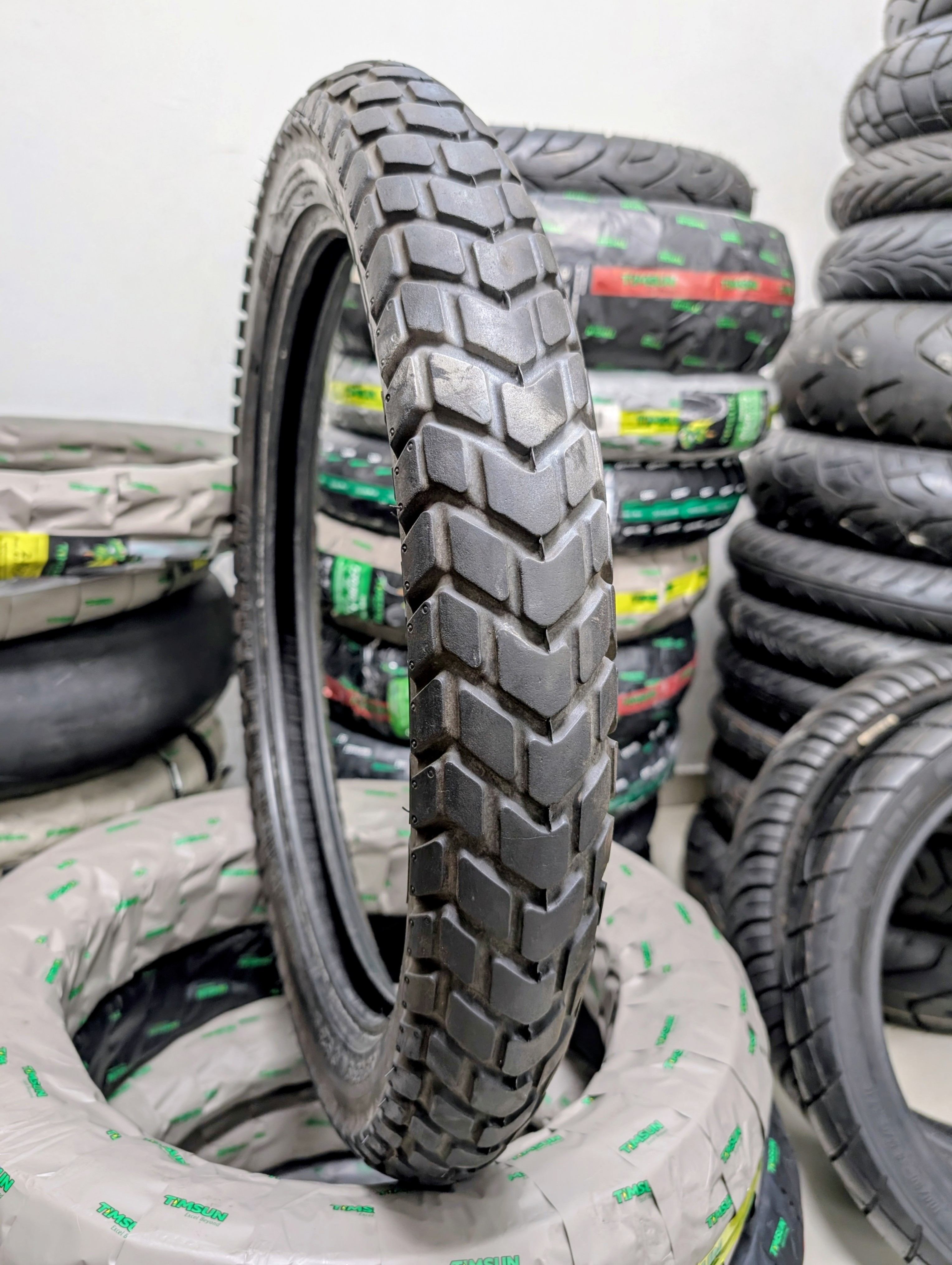 PIRELLI 90/90-19 RECON 3