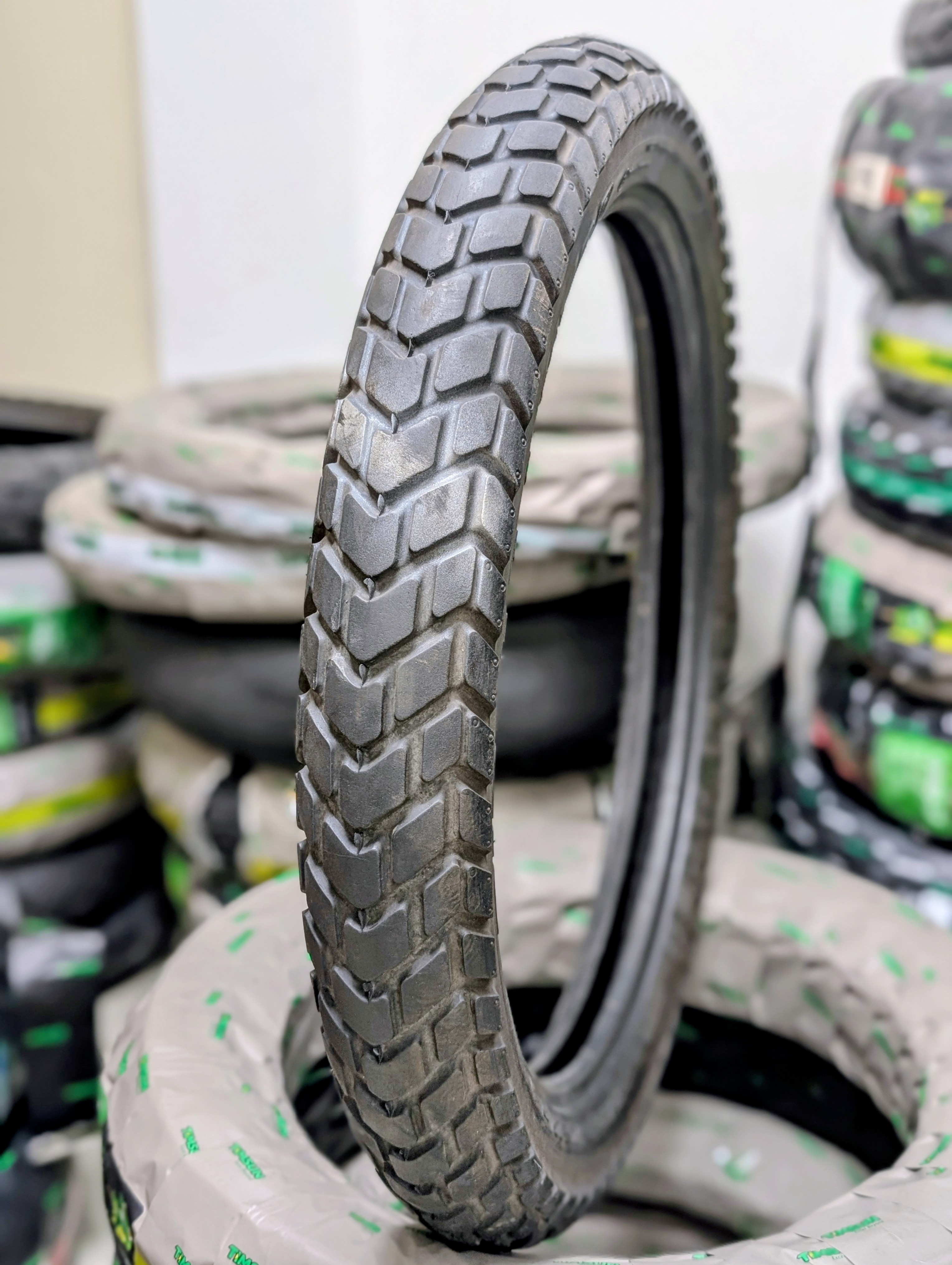 PIRELLI 90/90-19 RECON 2