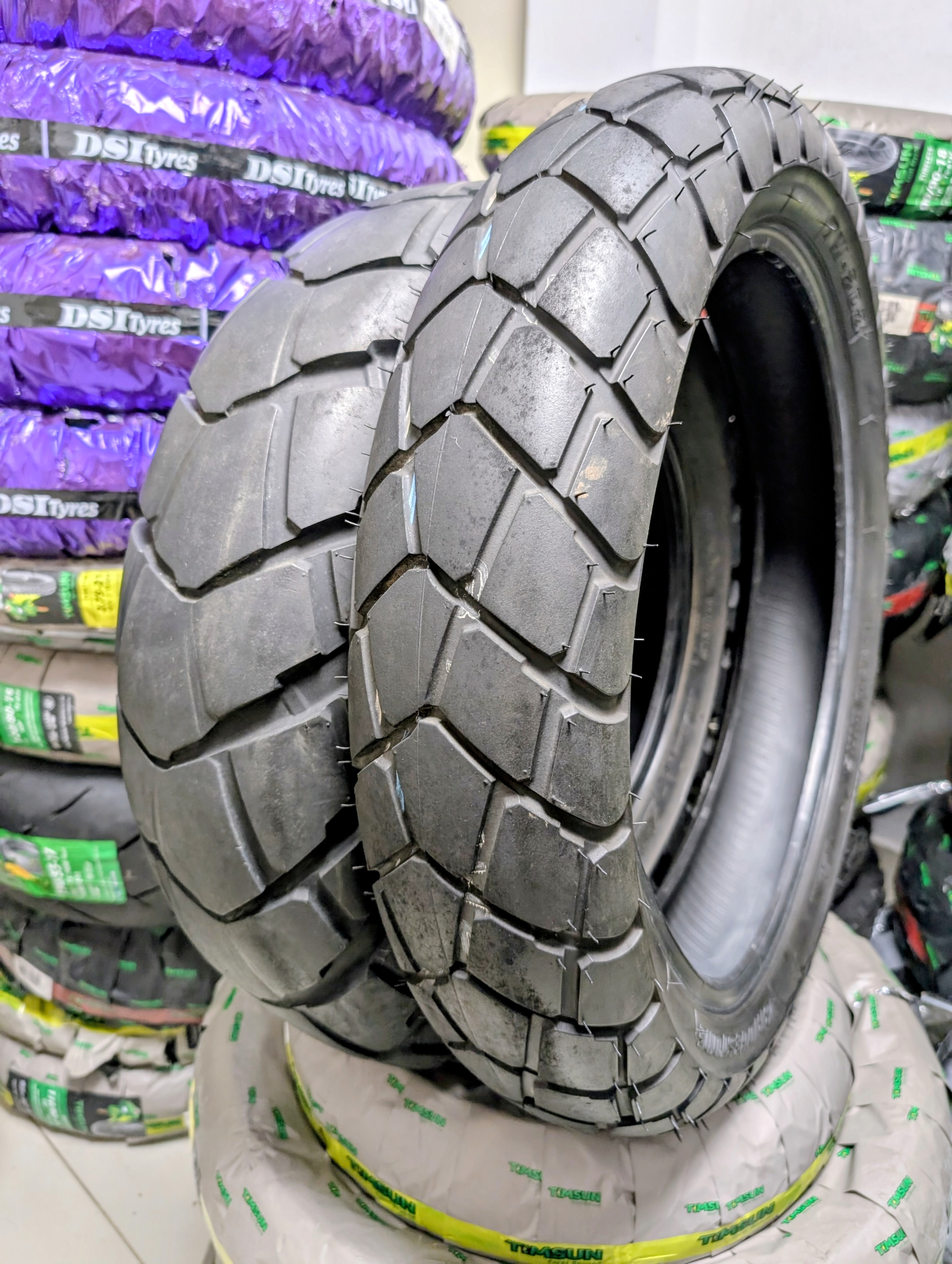BRIDGESTONE 180/80-14 / 130/80-18 2