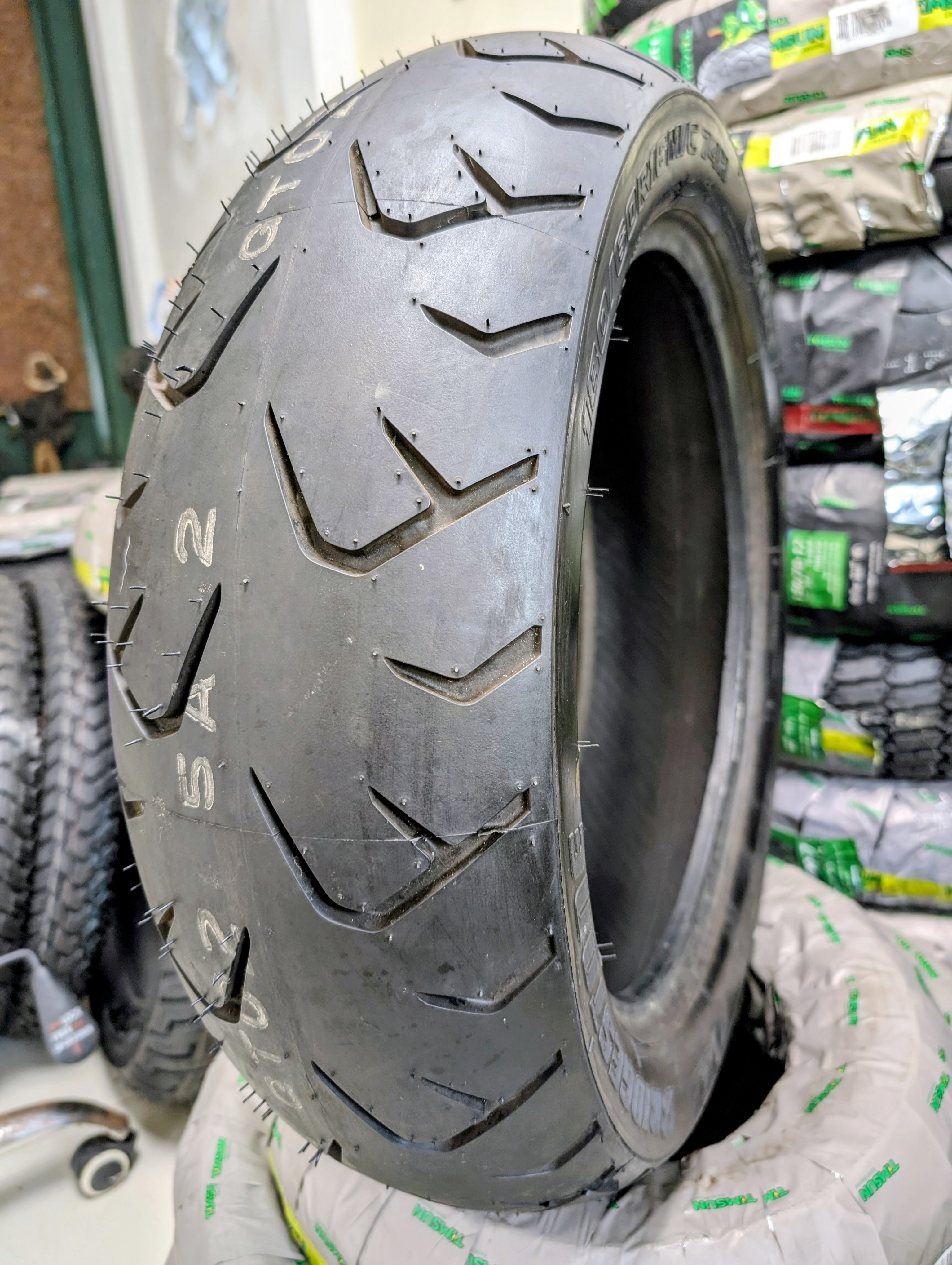 IRC 180/60-16 2