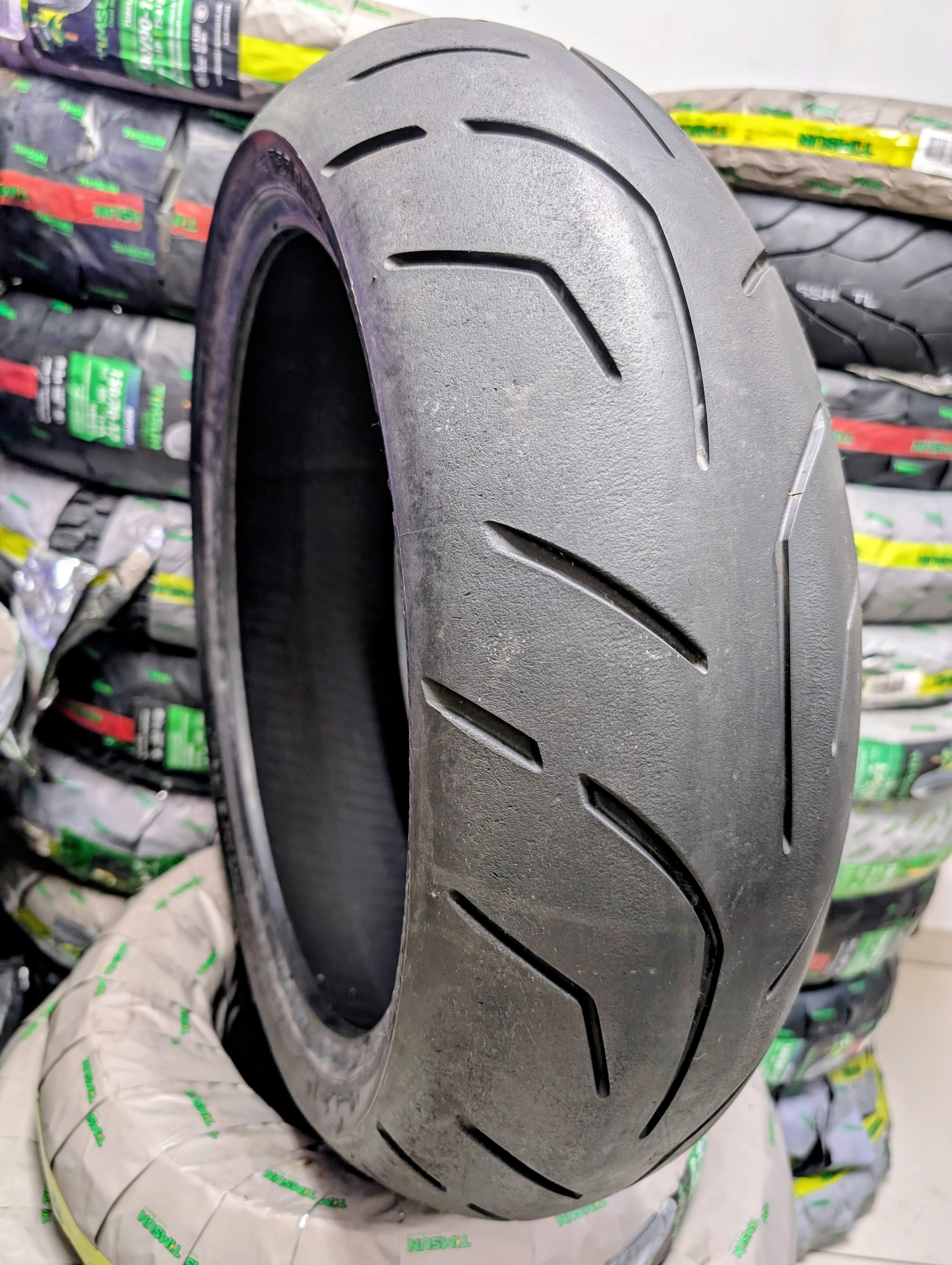 BRIDGESTONE 190/55-17 3