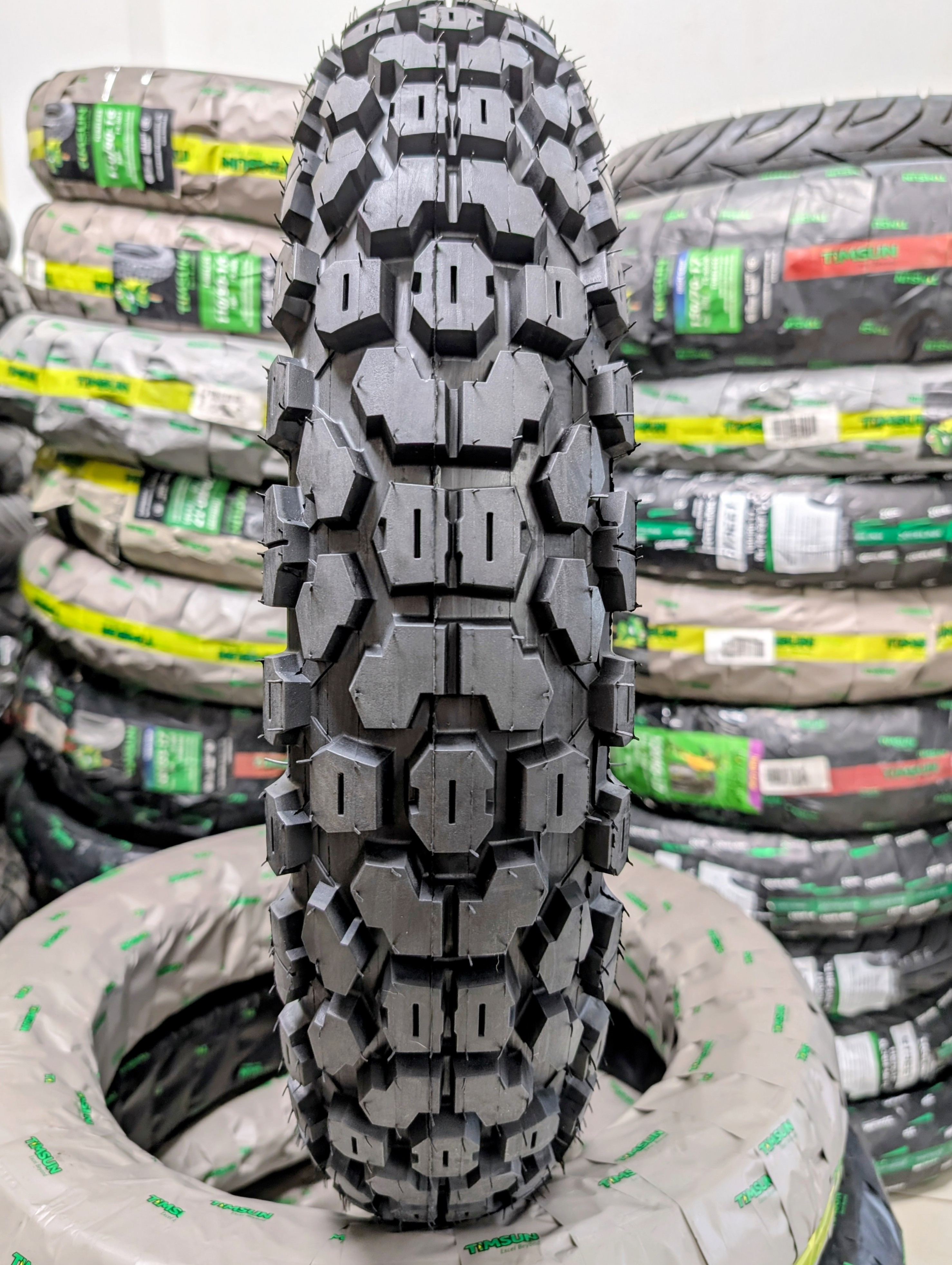 DSI 510-18 Tyre - side view